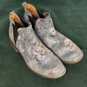 Sofft Floral Gray Ankle Boots